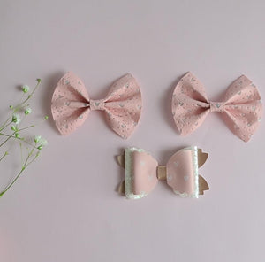 Hearts Pinch Bow