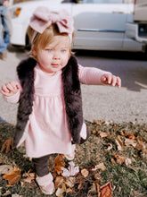 Load image into Gallery viewer, Faux Fur Vest